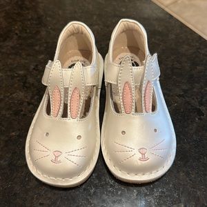 Livie and Luca sz 9 girls, white pearly, Molly shoes NEW